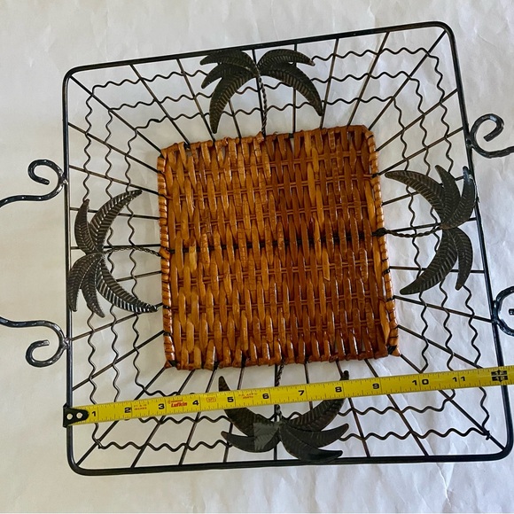 Metal and wicker basket - Picture 2 of 11